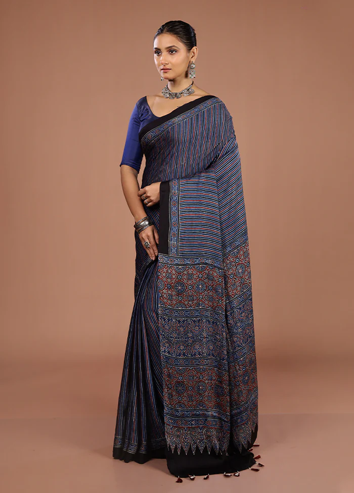 Blue Printed Pure Silk Saree Without Blouse Piece - Image 4