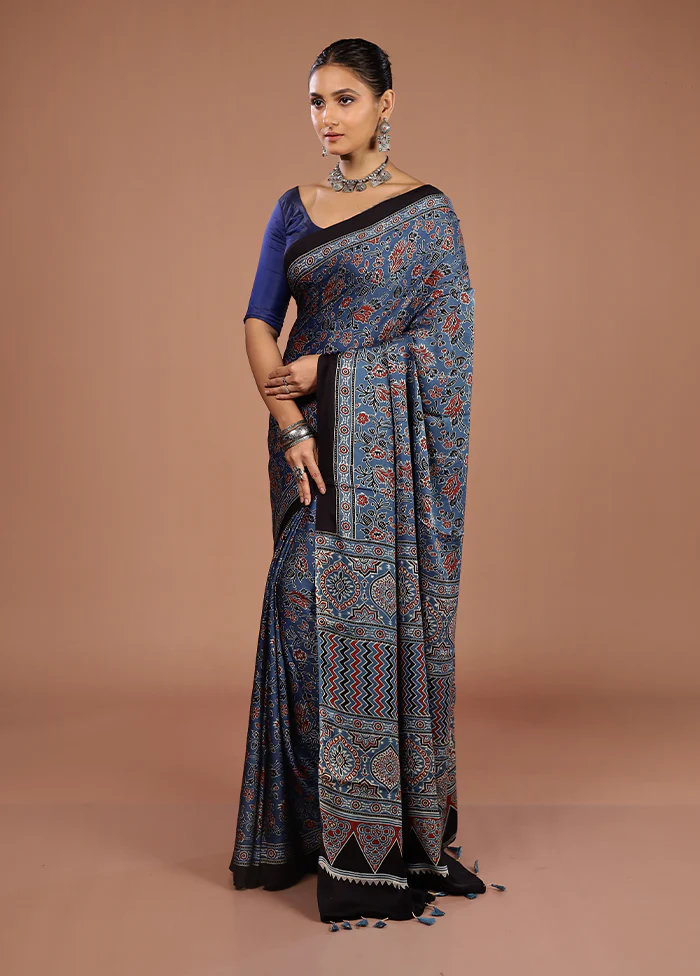 Blue Printed Pure Silk Saree Without Blouse Piece - Image 4