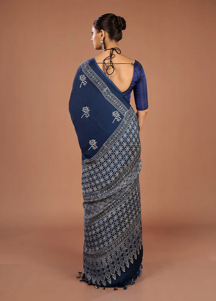Blue Printed Pure Silk Saree Without Blouse Piece - Image 3