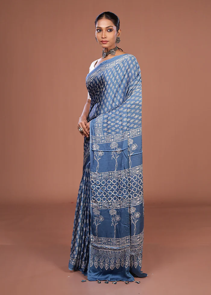 Blue Printed Silk Saree Without Blouse Piece - Image 4