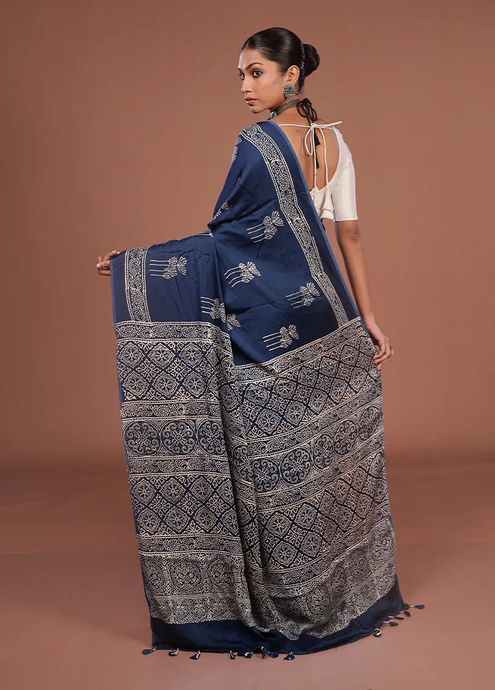 Blue Printed Pure Silk Saree Without Blouse Piece - Image 3