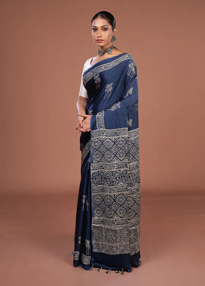 Blue Printed Pure Silk Saree Without Blouse Piece - Image 4