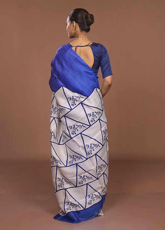 Blue Printed Silk Saree Without Blouse Piece - Image 3