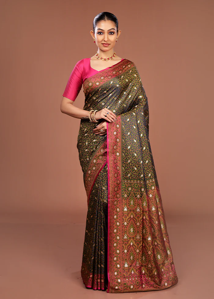 Green Tanchoi Silk Saree With Blouse Piece - Image 2
