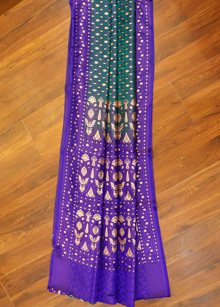 Green Tanchoi Silk Saree With Blouse Piece - Image 3