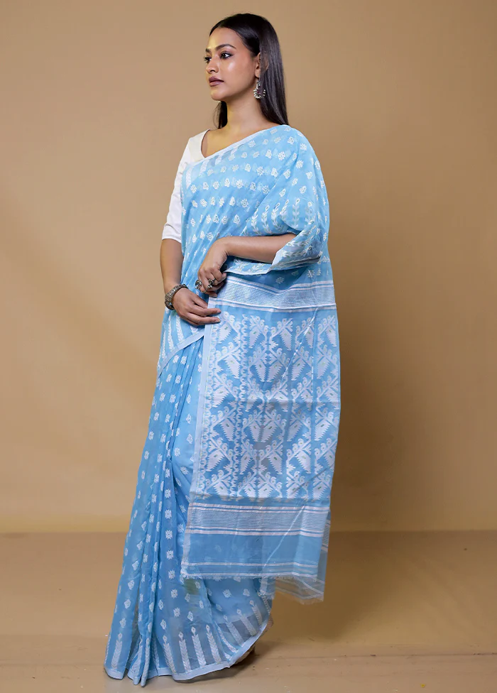 Blue Tant Jamdani Saree Without Blouse Piece - Image 4