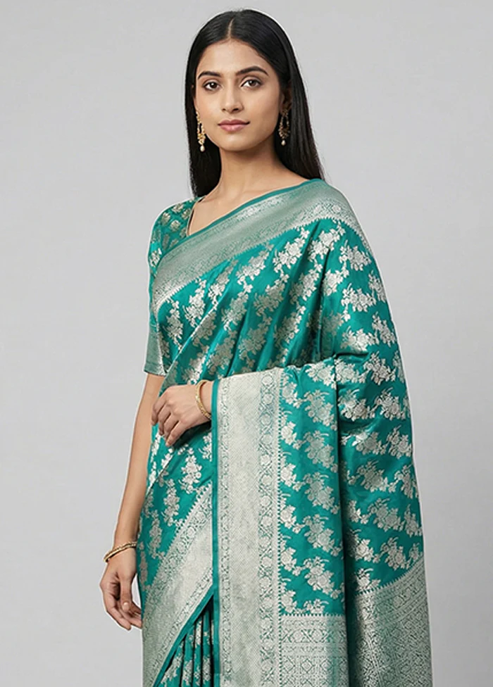Blue Uppada Silk Saree With Blouse Piece - Image 2