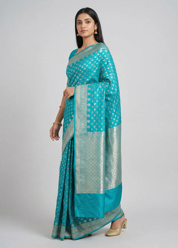 Blue Uppada Silk Saree With Blouse Piece
