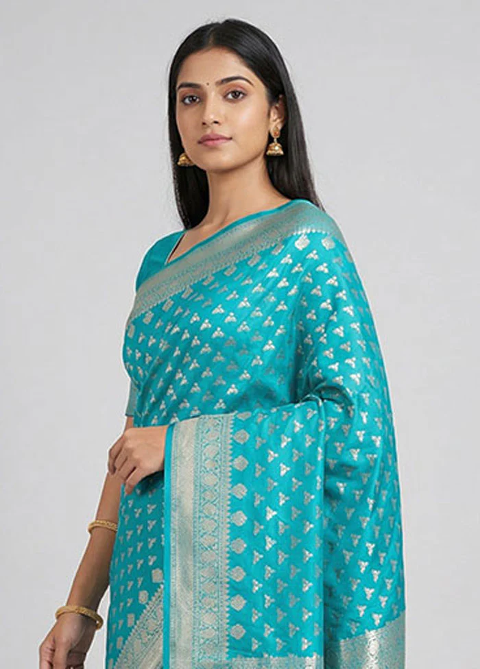 Blue Uppada Silk Saree With Blouse Piece - Image 2