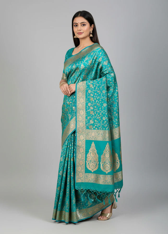 Blue Uppada Silk Saree With Blouse Piece