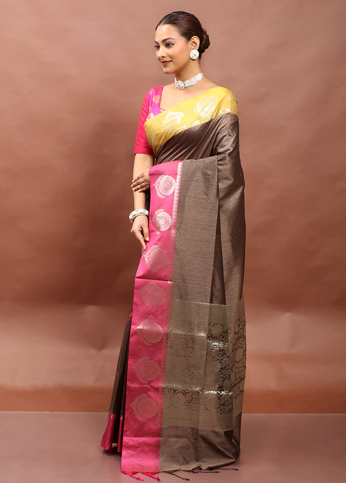 Brown Cotton Saree With Blouse Piece - Image 4