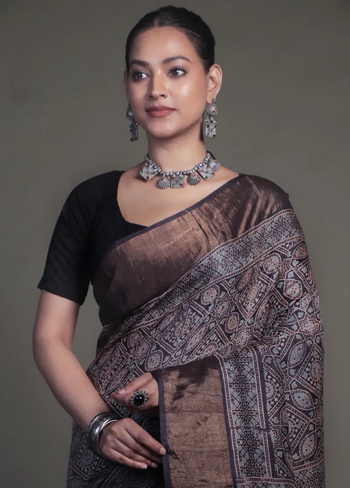Brown Handloom Tussar Pure Silk Saree With Blouse Piece - Image 2