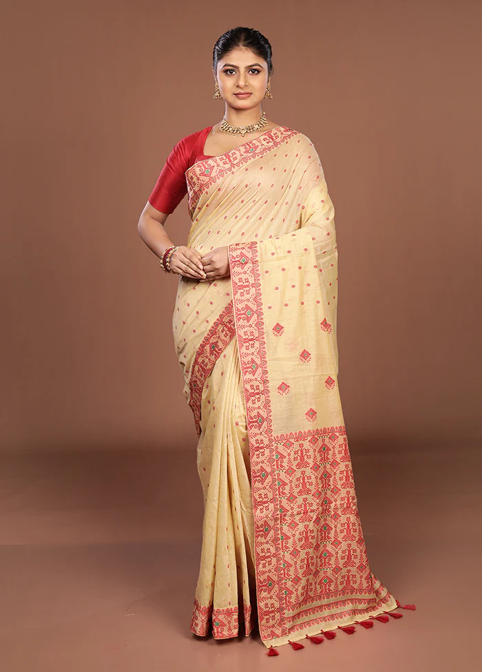 Cream Assam Silk Saree With Blouse Piece - Image 2