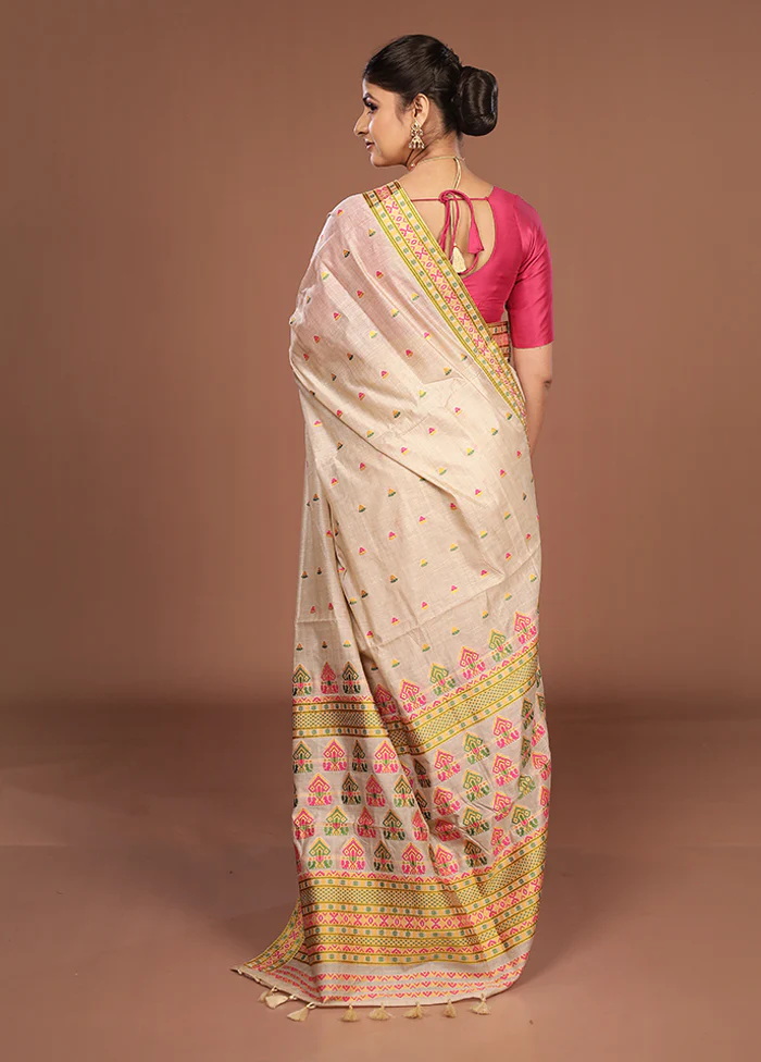 Cream Assam Silk Saree With Blouse Piece - Image 3
