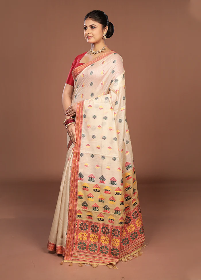 Cream Assam Silk Saree With Blouse Piece - Image 4