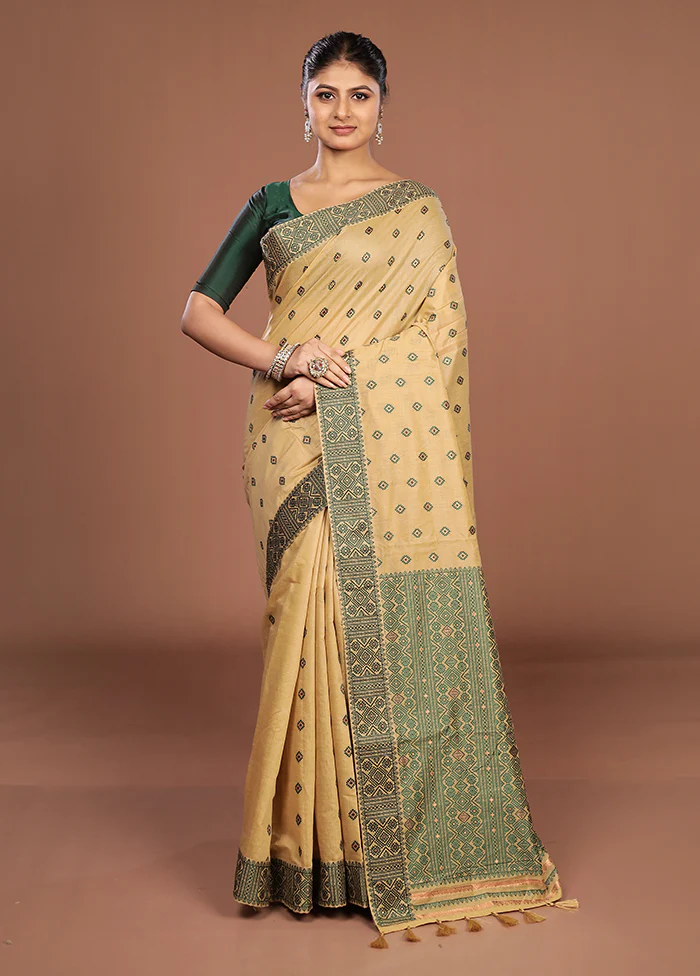 Cream Assam Silk Saree With Blouse Piece - Image 2