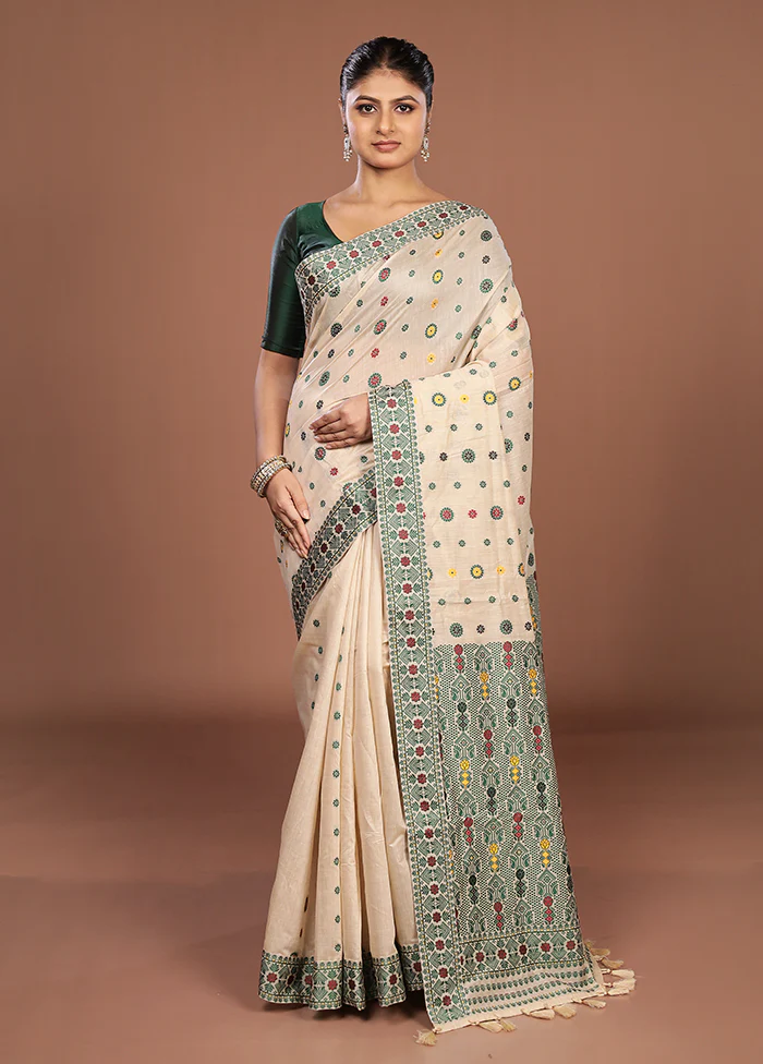 Cream Assam Silk Saree With Blouse Piece - Image 2