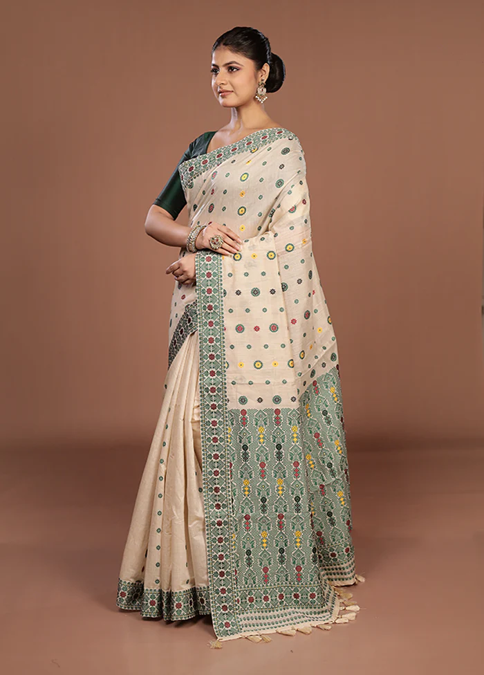 Cream Assam Silk Saree With Blouse Piece - Image 4