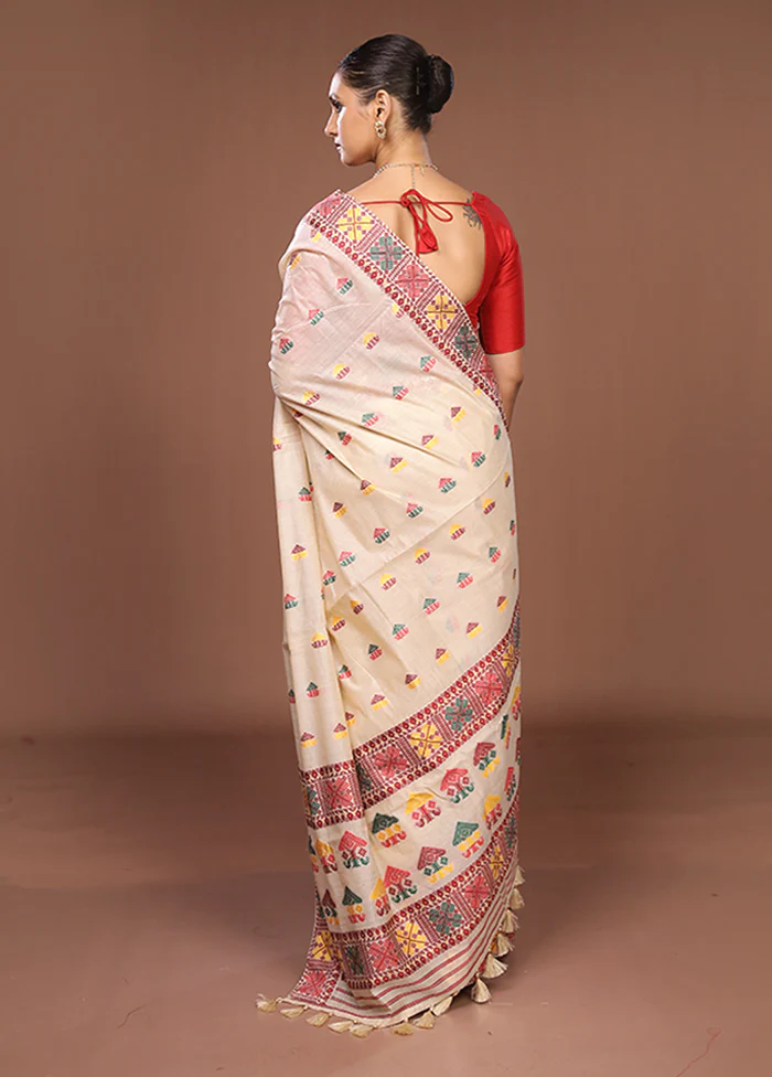 Cream Assam Silk Saree With Blouse Piece - Image 3