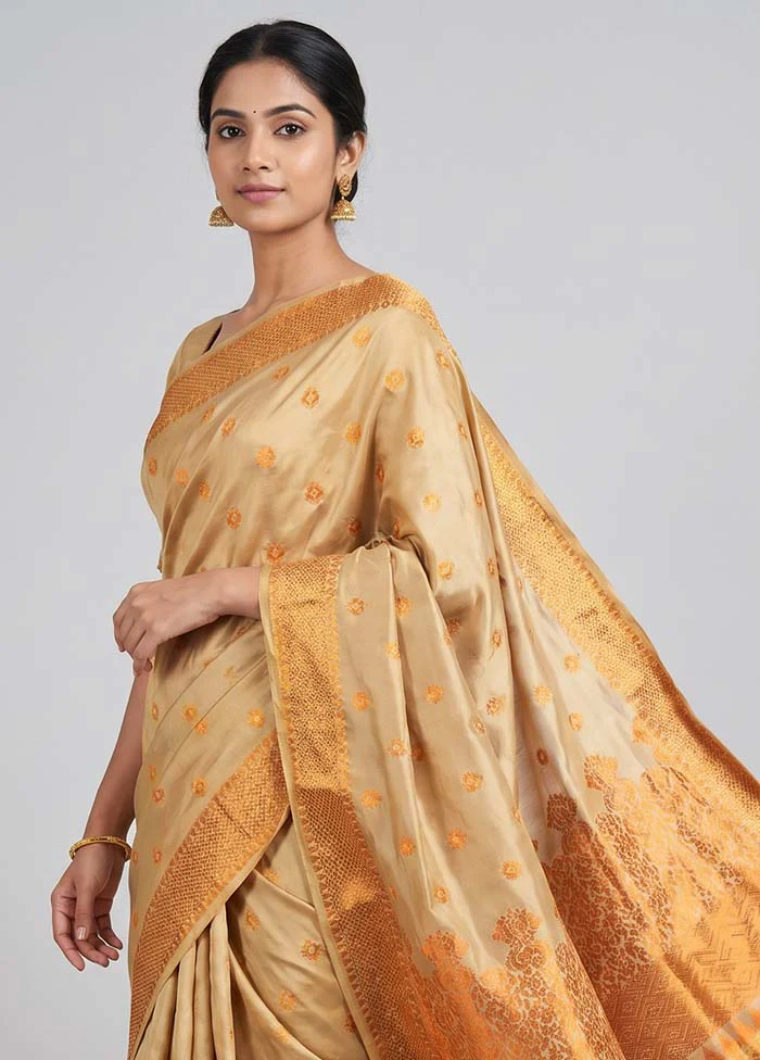 Cream Assam Silk Saree With Blouse Piece - Image 2