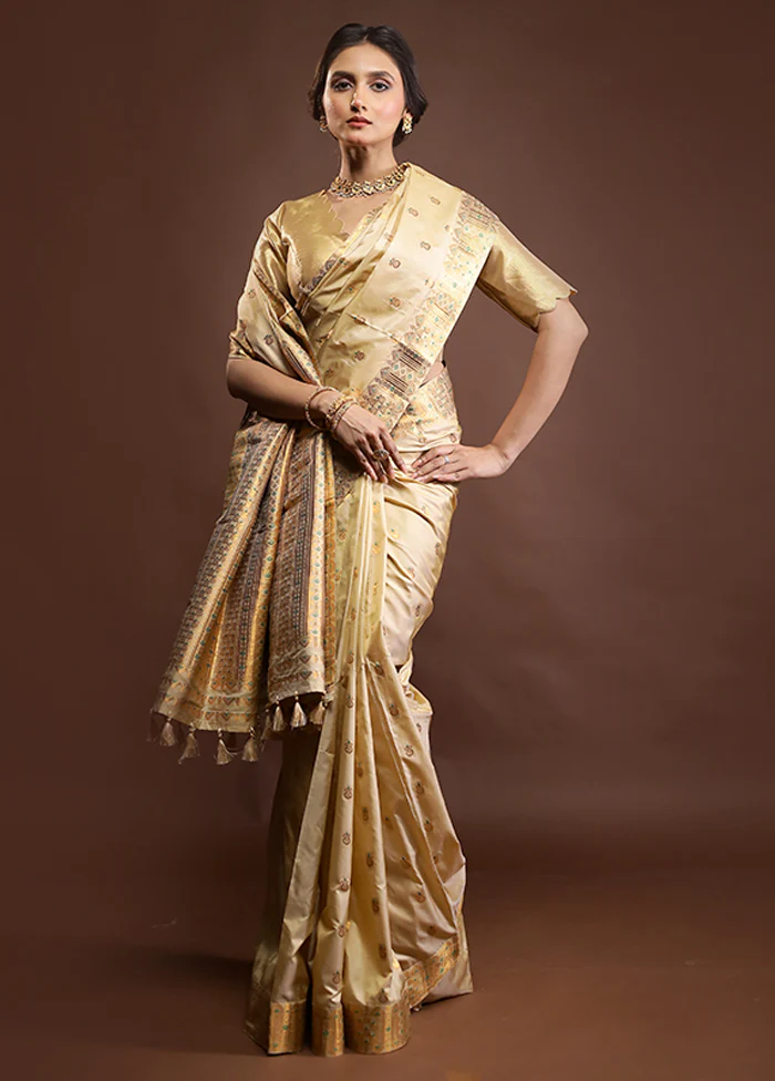 Cream Assam Silk Saree With Blouse Piece - Image 2