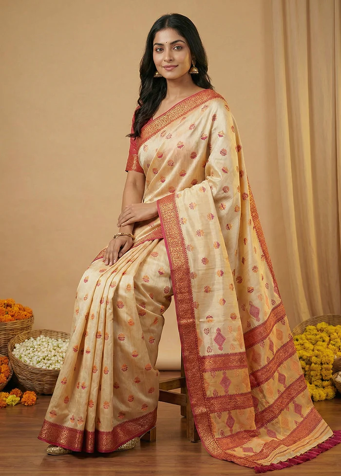 Cream Assam Silk Saree With Blouse Piece - Image 3