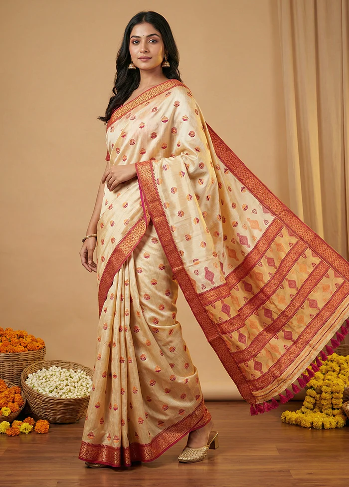 Cream Assam Silk Saree With Blouse Piece - Image 4