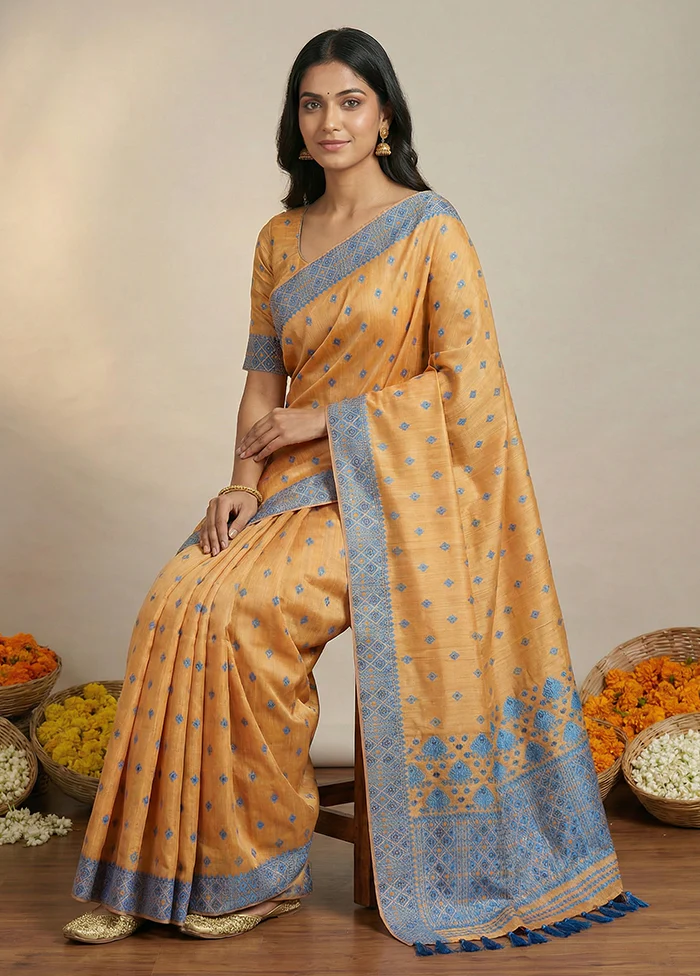 Cream Assam Silk Saree With Blouse Piece - Image 3