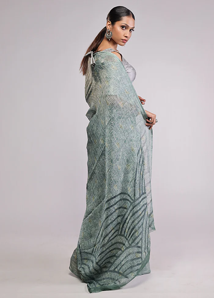 Green Chiffon Silk Saree With Blouse Piece - Image 4