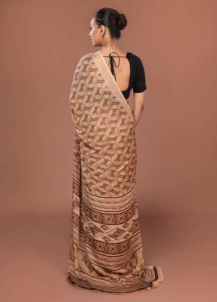 Cream Chiffon Silk Saree With Blouse Piece - Image 3