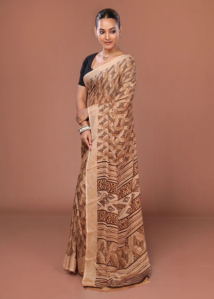 Cream Chiffon Silk Saree With Blouse Piece - Image 4