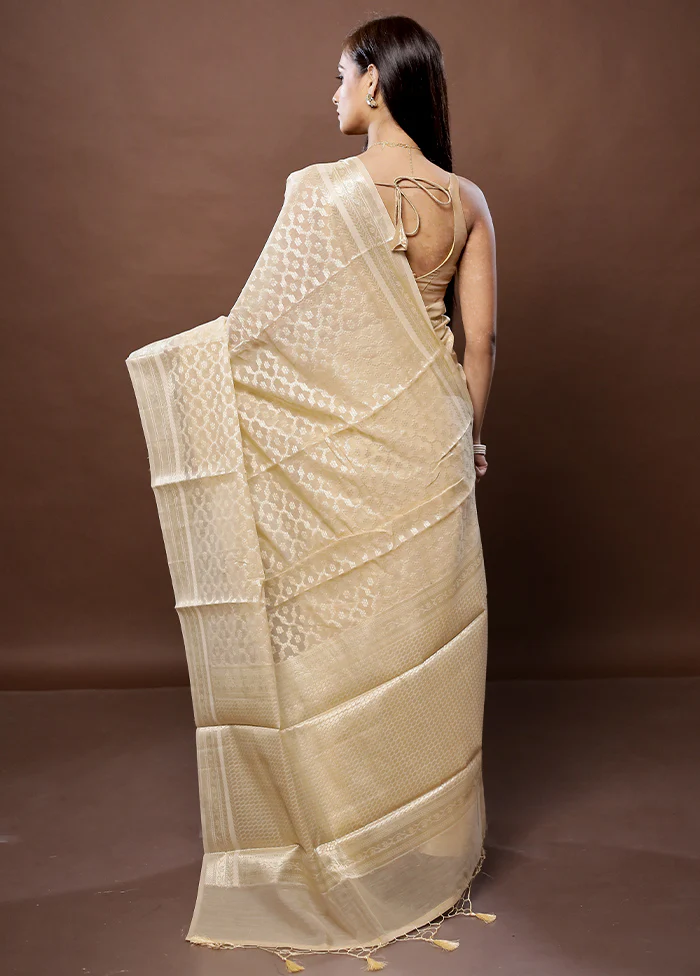 Cream Cotton Saree With Blouse Piece - Image 3
