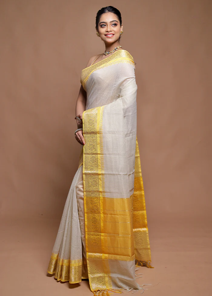 Cream Cotton Saree With Blouse Piece - Image 4