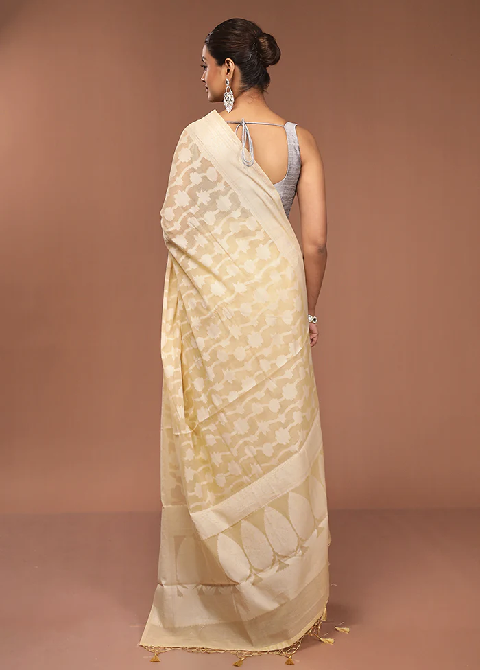 Cream Cotton Saree With Blouse Piece - Image 3