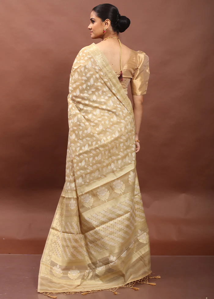 Cream Cotton Saree With Blouse Piece - Image 3
