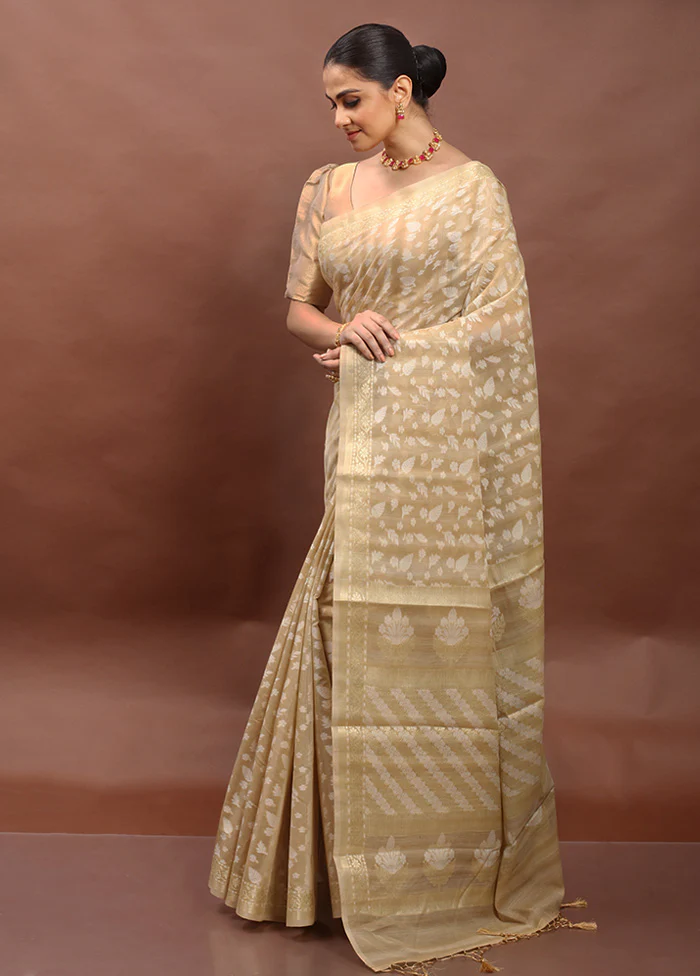 Cream Cotton Saree With Blouse Piece - Image 4
