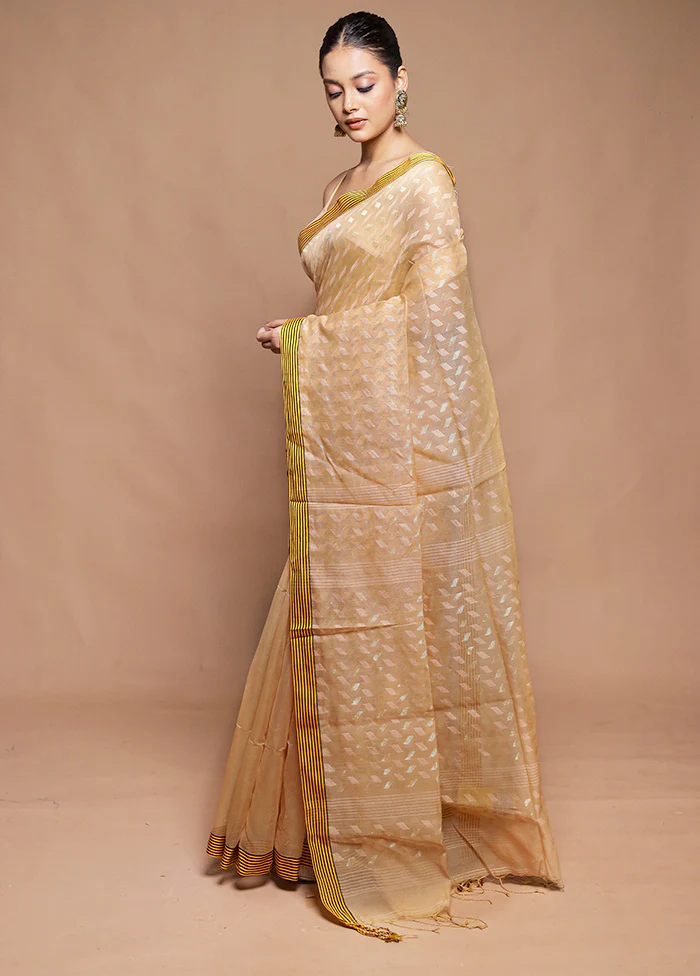 Cream Cotton Saree With Blouse Piece - Image 4