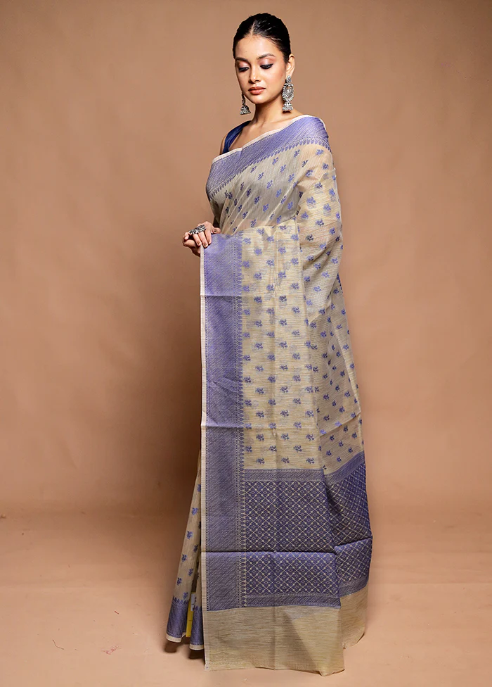 Cream Cotton Saree With Blouse Piece - Image 4