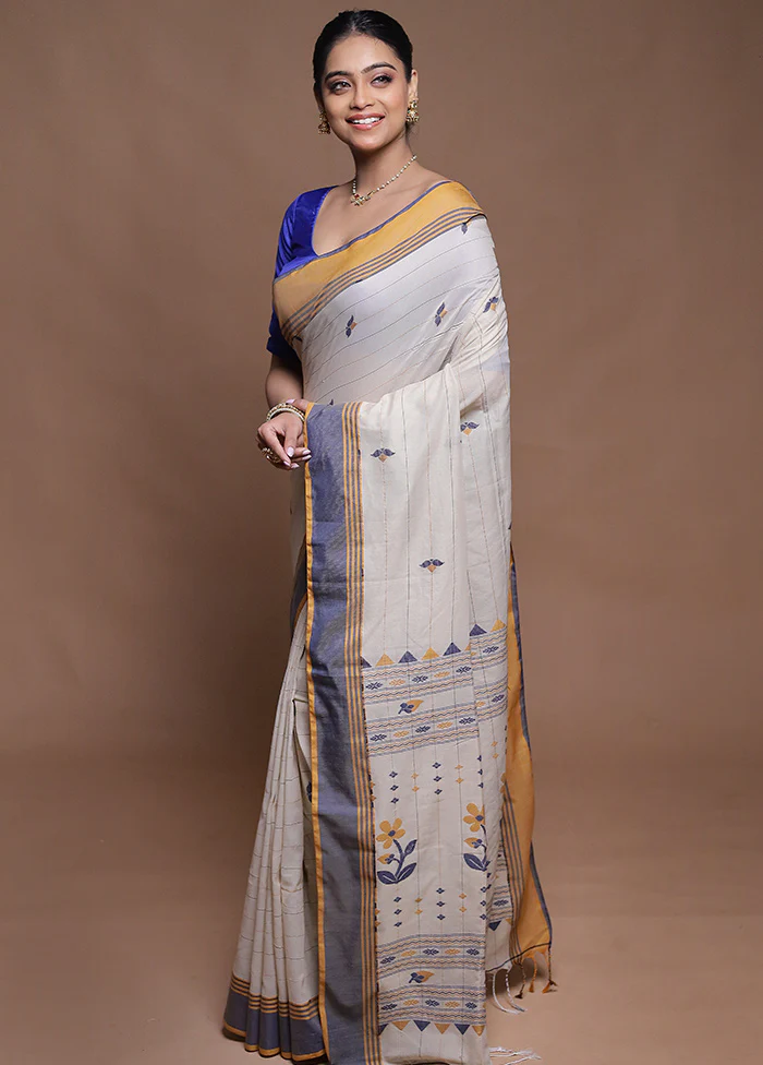 Cream Cotton Saree With Blouse Piece - Image 4