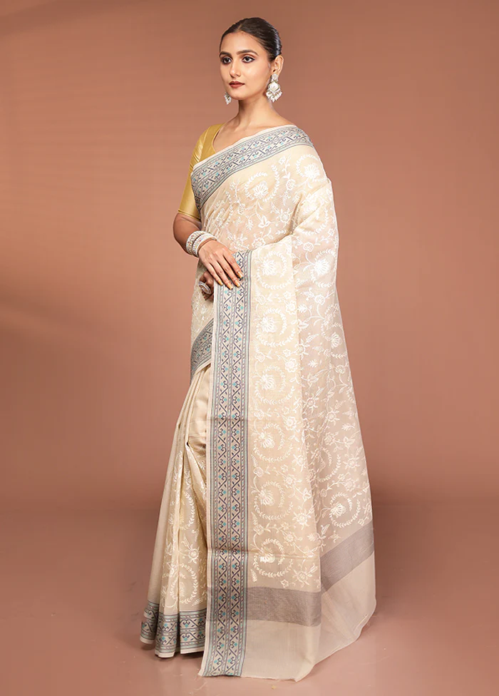 Cream Cotton Saree With Blouse Piece - Image 4