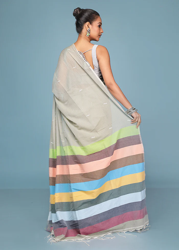 Grey Cotton Saree With Blouse Piece - Image 3