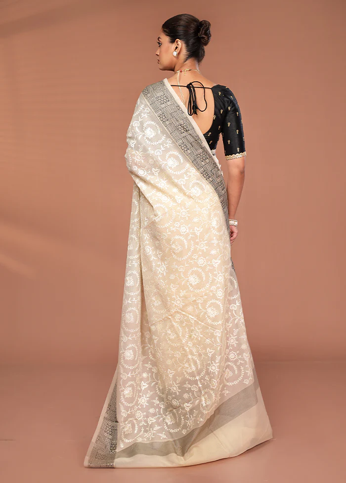 Cream Cotton Saree With Blouse Piece - Image 3