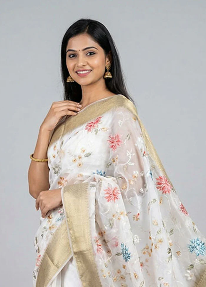 Cream Dupion Silk Saree With Blouse Piece - Image 2