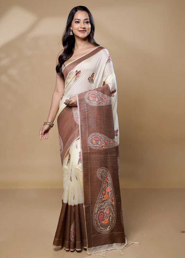 Cream Dupion Silk Saree With Blouse Piece - Image 2