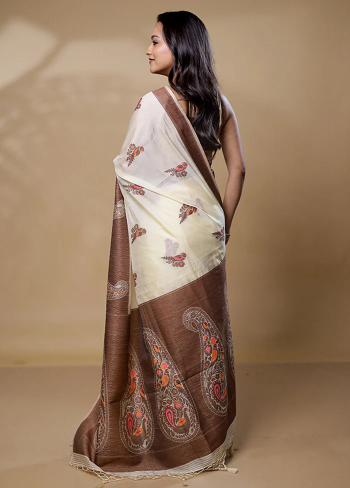 Cream Dupion Silk Saree With Blouse Piece - Image 3