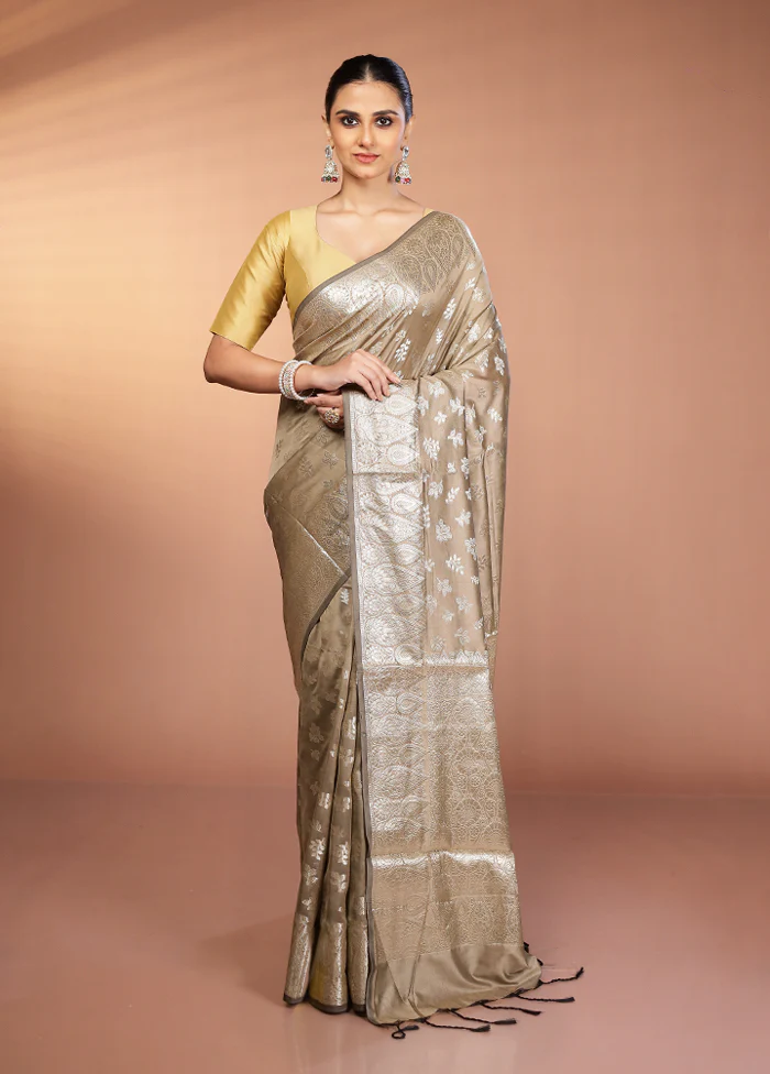 Cream Dupion Silk Saree With Blouse Piece - Image 2