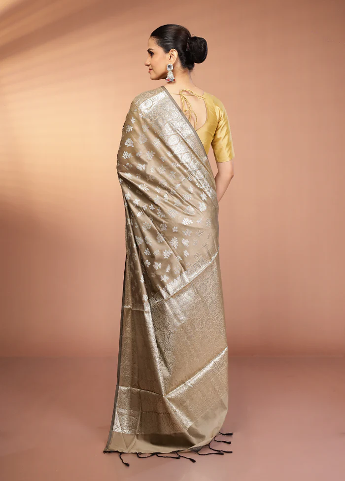 Cream Dupion Silk Saree With Blouse Piece - Image 3