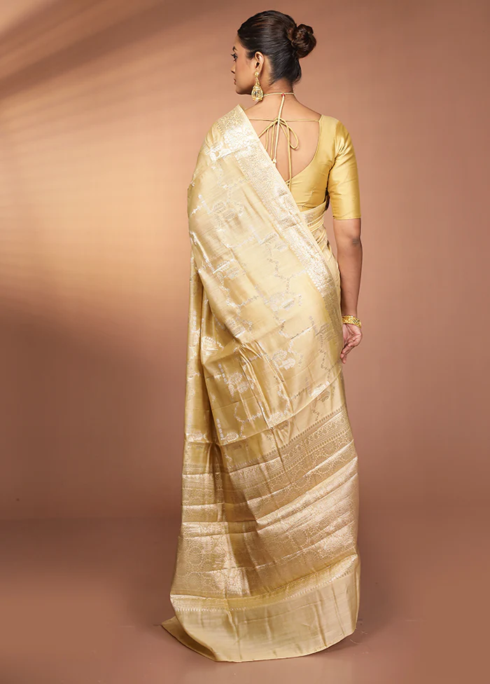 Cream Dupion Silk Saree With Blouse Piece - Image 3
