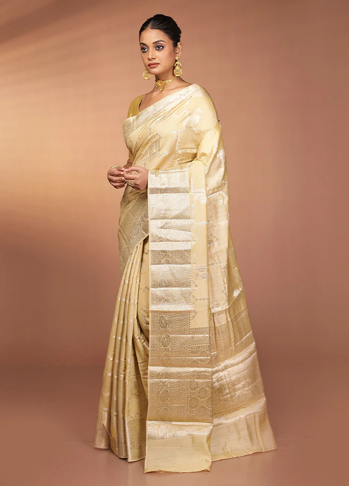 Cream Dupion Silk Saree With Blouse Piece - Image 4