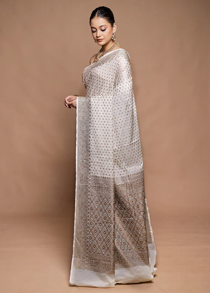 Cream Dupion Silk Saree With Blouse Piece - Image 3